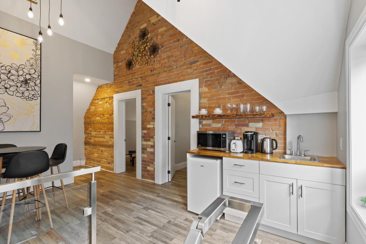 Entire 1 Bedroom Apartment Across From Google - Br5 Kitchener Buitenkant foto