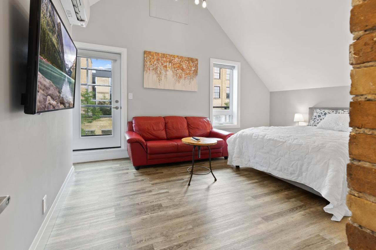 Entire 1 Bedroom Apartment Across From Google - Br5 Kitchener Buitenkant foto