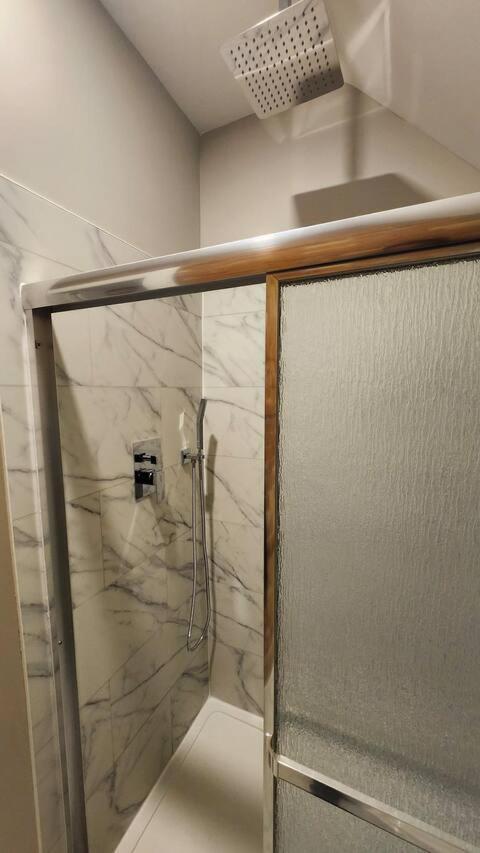 Entire 1 Bedroom Apartment Across From Google - Br5 Kitchener Buitenkant foto