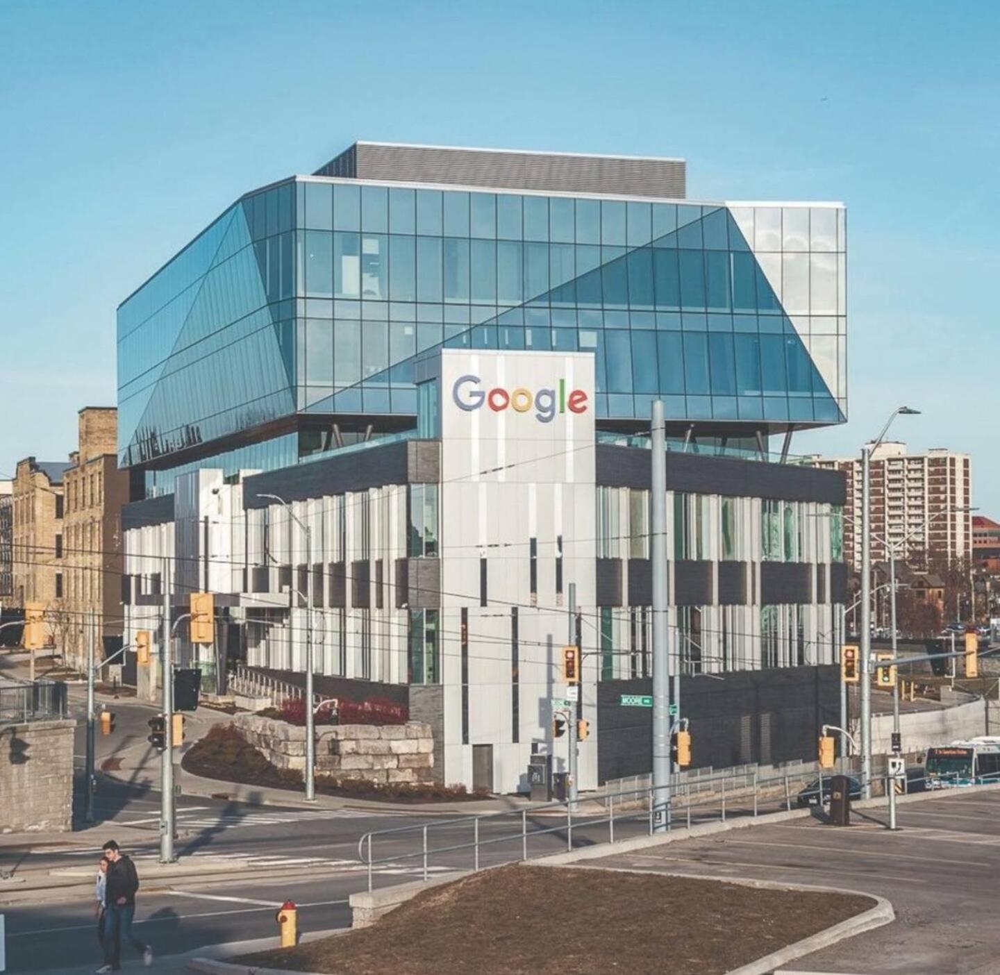 Entire 1 Bedroom Apartment Across From Google - Br5 Kitchener Buitenkant foto